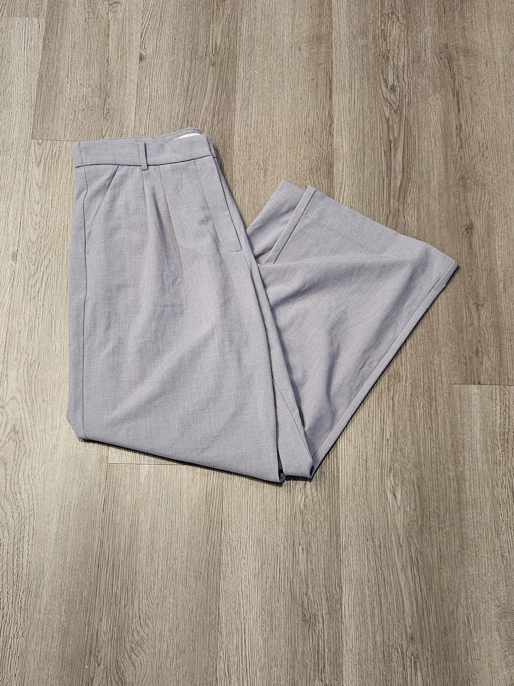 Abercrombie & Fitch Wide-Leg Pleated Pants - Light Gray